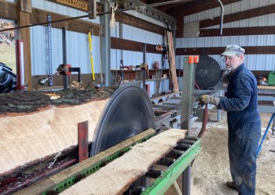 log on a mill making slabwood