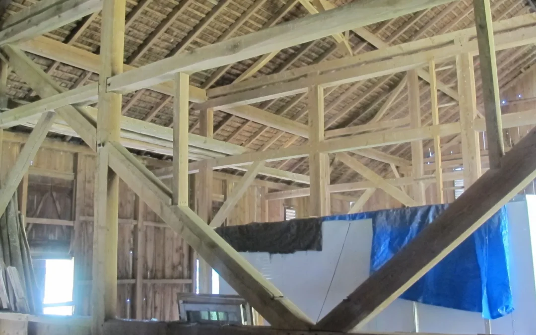 Stunning Mixed Hardwood Barn Frame (143)