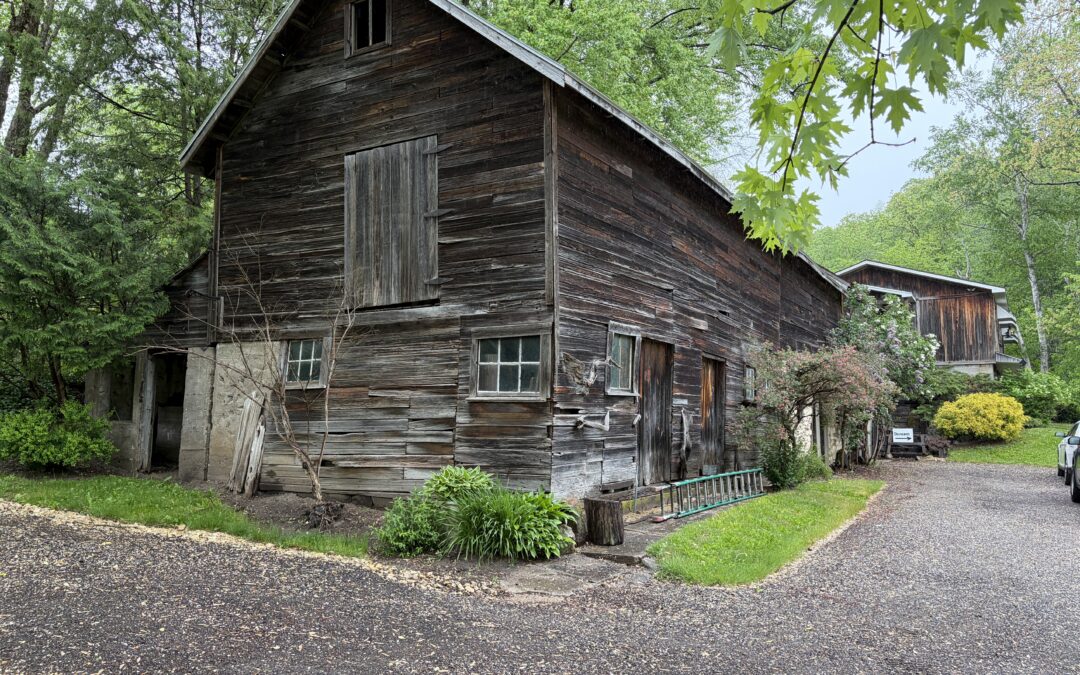Barn for Sale –> Material Reclaim